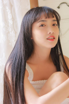 乌克兰美女粉嫩18岁